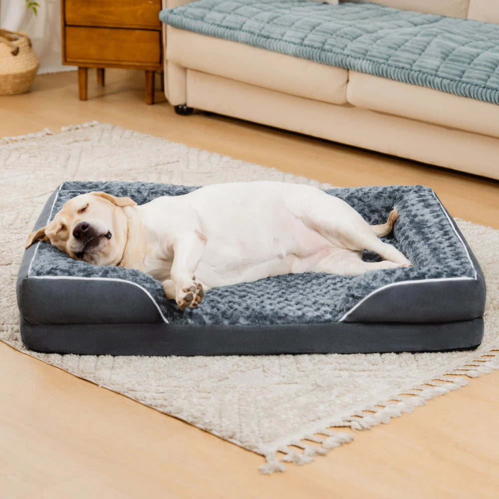 Letto ortopedico per cani impermeabile, completamente circondato e con supporto rimovibile.