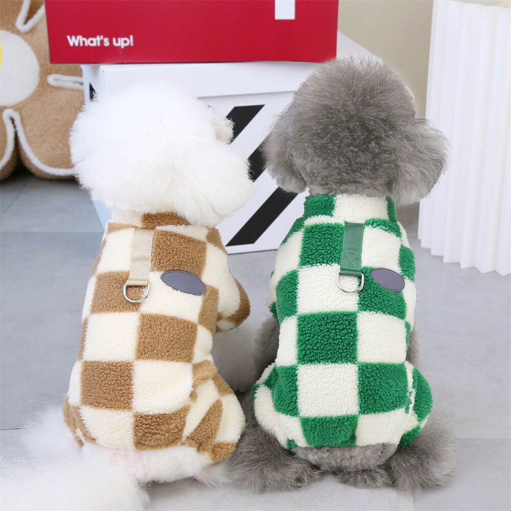 Giacca in pile a scacchi per cani – Stile audace e calore per passeggiate invernali