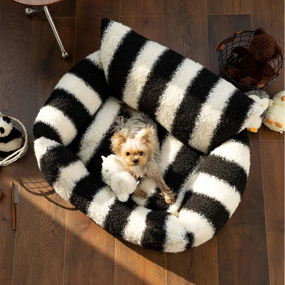 Letto per cani e gatti in morbida lana finta a righe bianco e nero - Tasti del pianoforte invernali