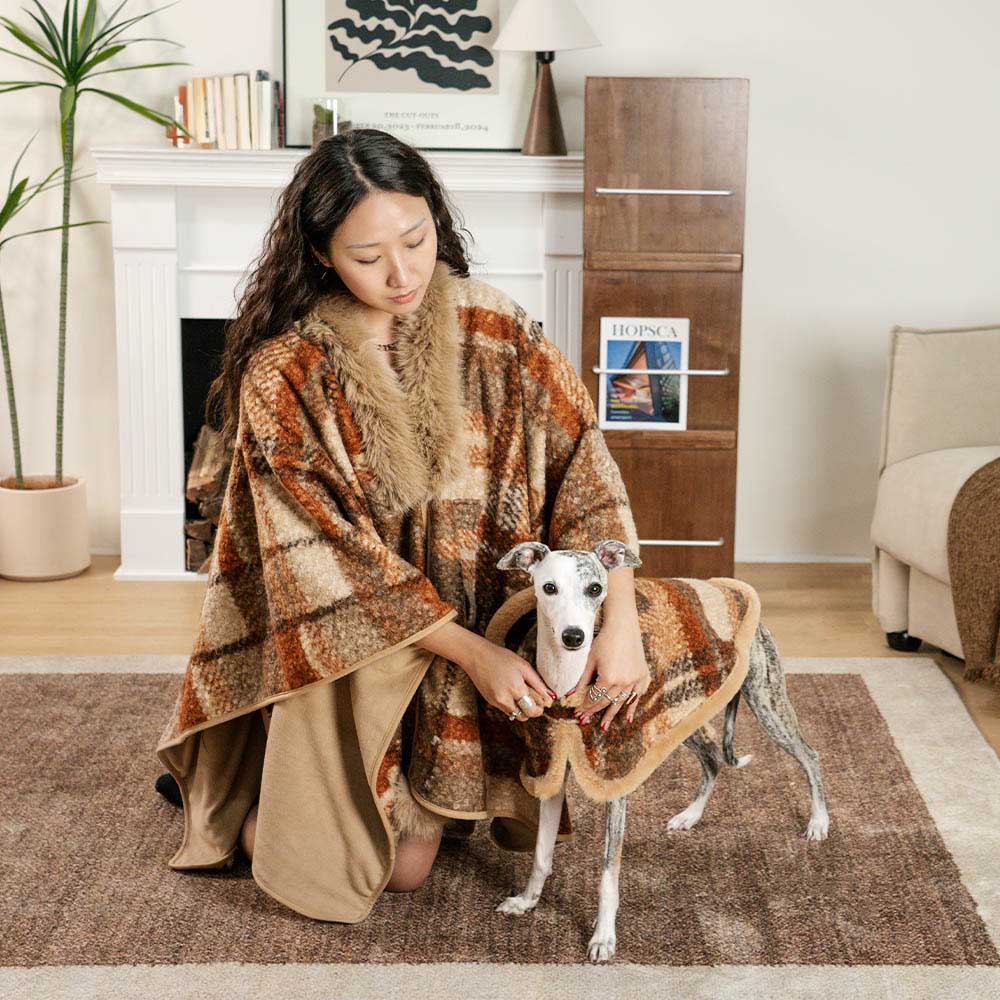 Poncho Classico a Quadri Caldo per Umani e Cani - Compagni Festivi