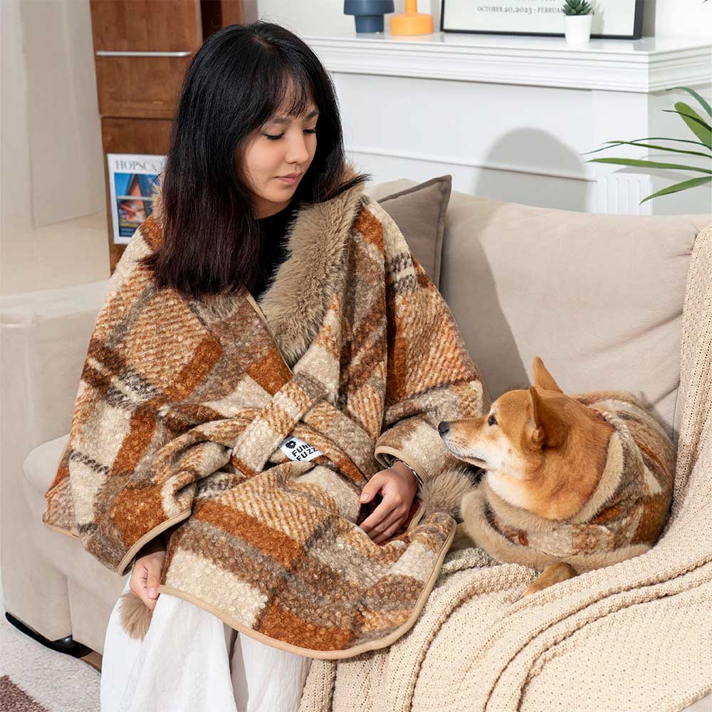 Poncho Classico a Quadri Caldo per Umani e Cani - Compagni Festivi