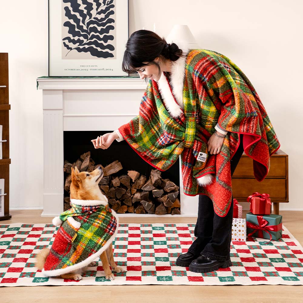 Poncho Classico a Quadri Caldo per Umani e Cani - Compagni Festivi
