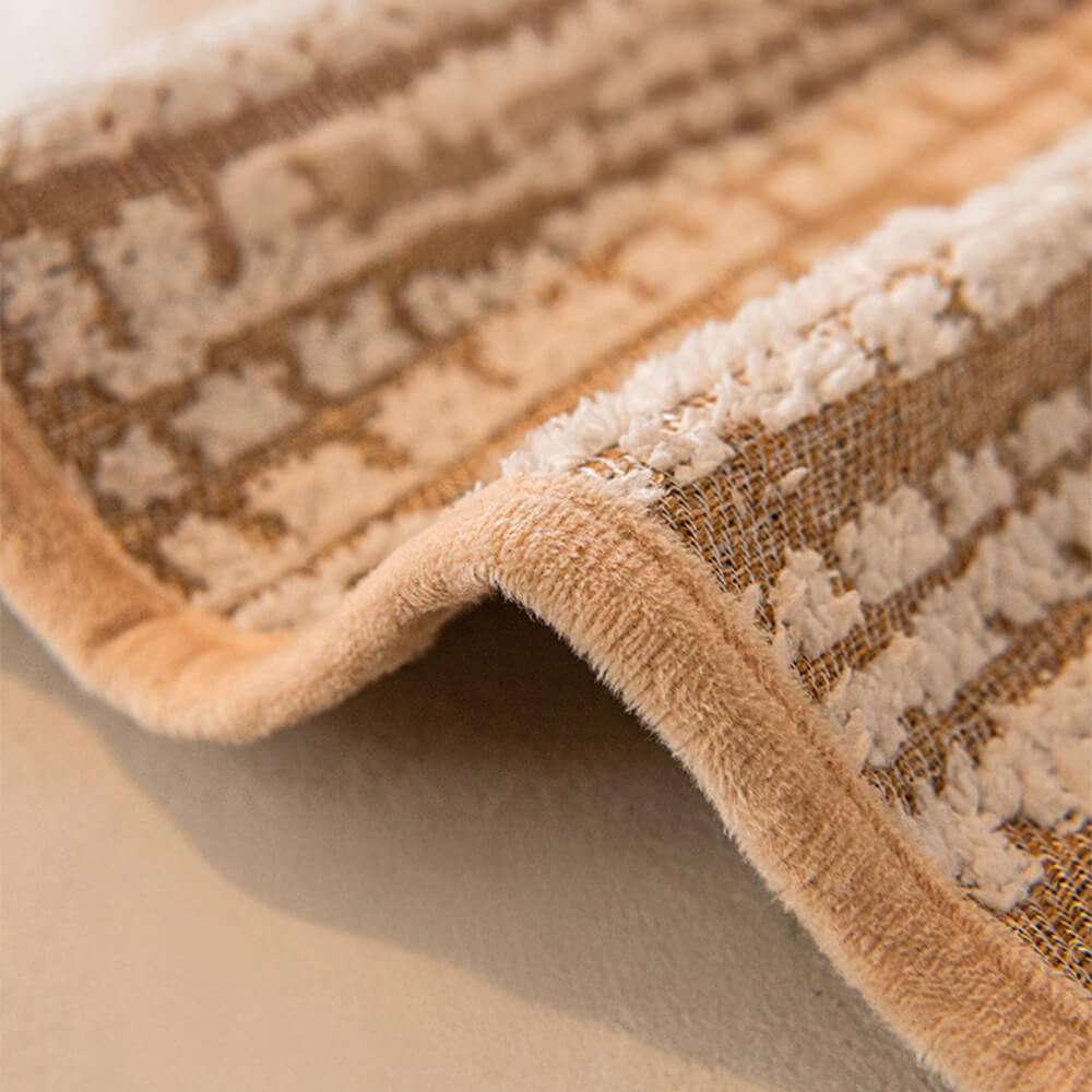 Copertura per divano in peluche con linee astratte moderne e bordi ondulati