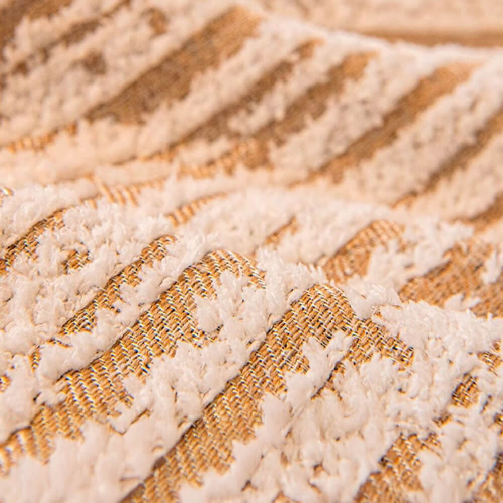 Copertura per divano in peluche con linee astratte moderne e bordi ondulati