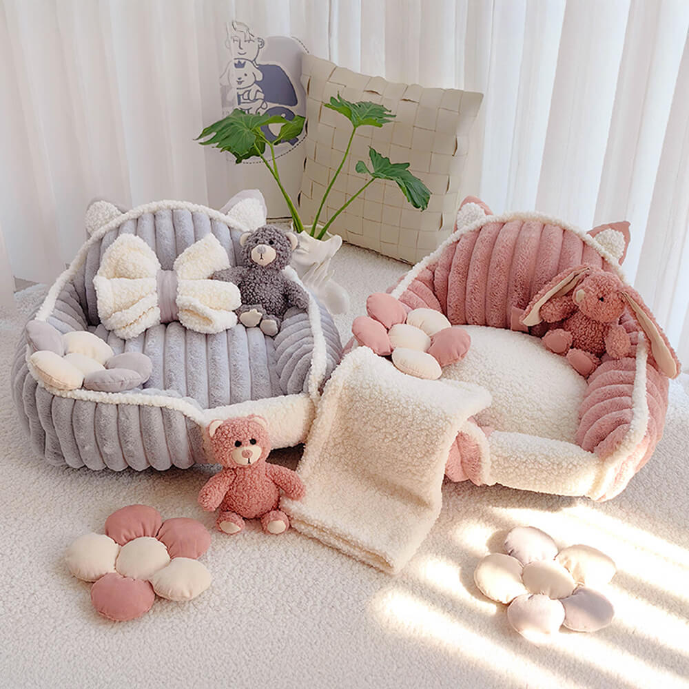 Divano letto per cani e gatti lavabile, morbido, soffice e accogliente, di colore rosa crema.