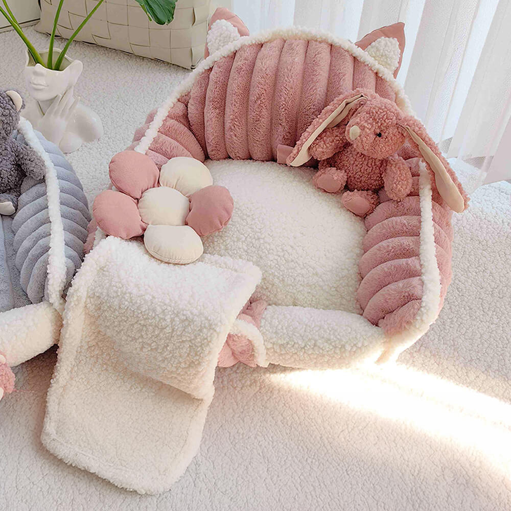 Divano letto per cani e gatti lavabile, morbido, soffice e accogliente, di colore rosa crema.