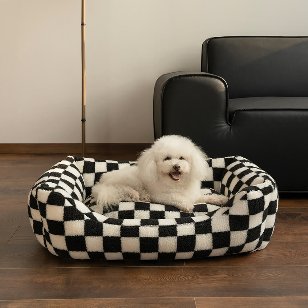 Divano per cani alla moda a scacchi, caldo, rimovibile e lavabile.