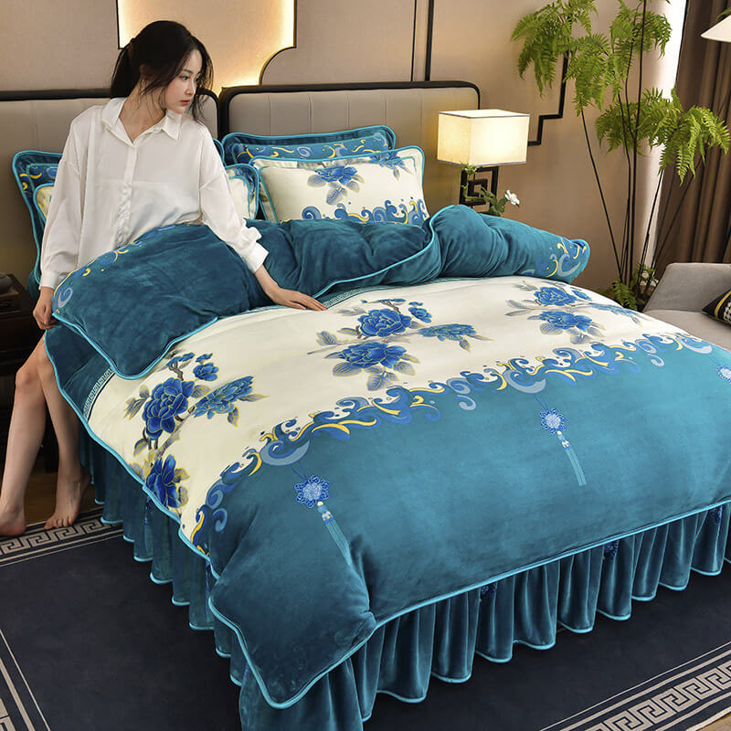 Set di lenzuola in velluto floreale domestico e confortevole con gonna da letto