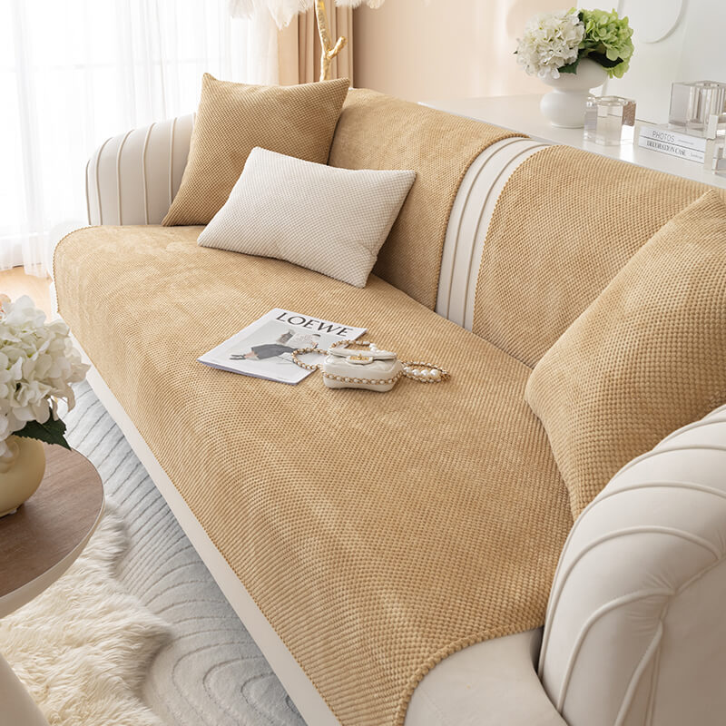 Copertura per divano in peluche di colore solido semplice.