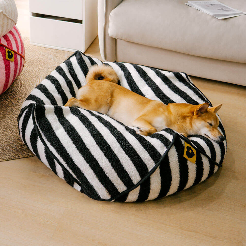 Letto per cani a sacco con motivo a strisce poligonale alla moda e calmante
