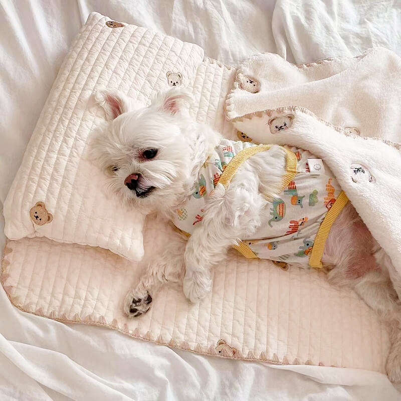 Set di biancheria da letto per animali in cotone ricamato e accogliente.