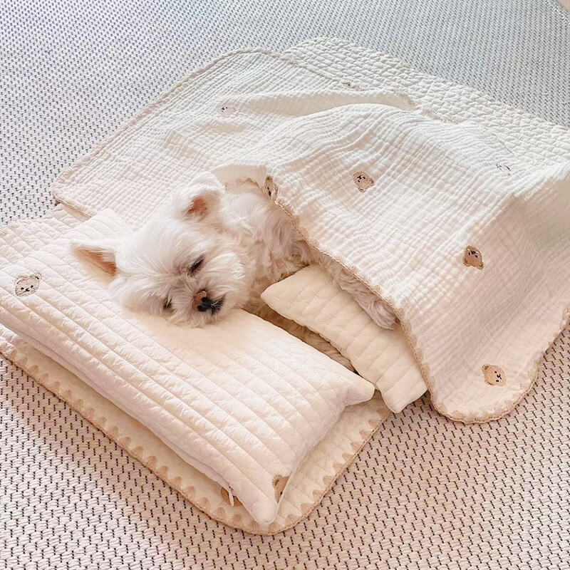 Set di biancheria da letto per animali in cotone ricamato e accogliente.