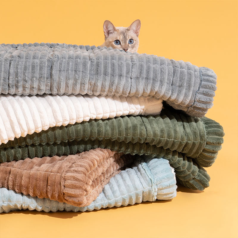 Coperta per animali morbida in flanella traspirante e resistente allo scivolamento.