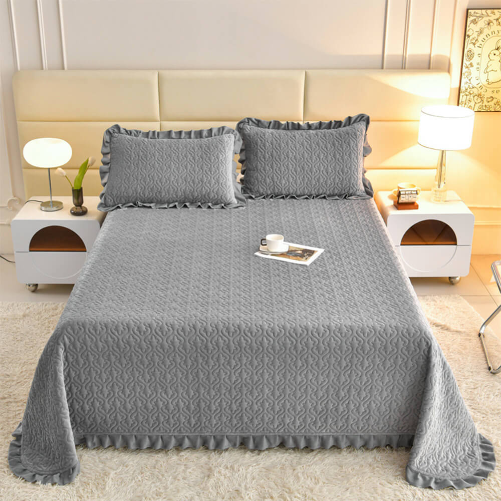 Milk Velvet Royalty Tradition Pattern Throw Bedspread