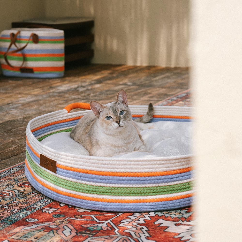 Letto per animali domestici fatto a mano a strisce - Nido senza tempo
