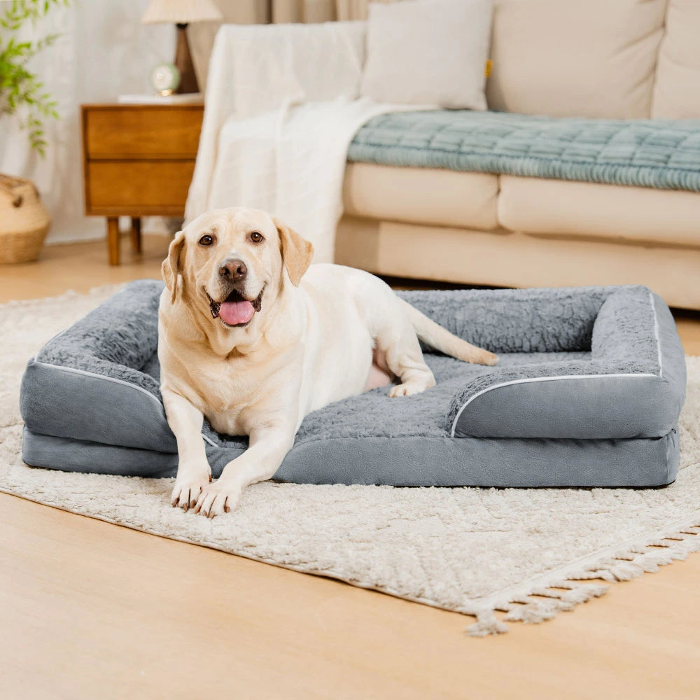 Letto ortopedico per cani impermeabile, completamente circondato e con supporto rimovibile.