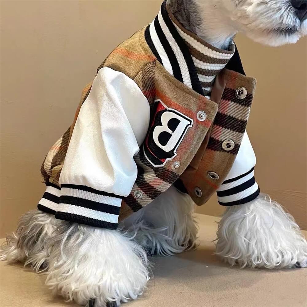 Karierte Baseball-Hundejacke – sportliche und stilvolle Oberbekleidung für Hunde