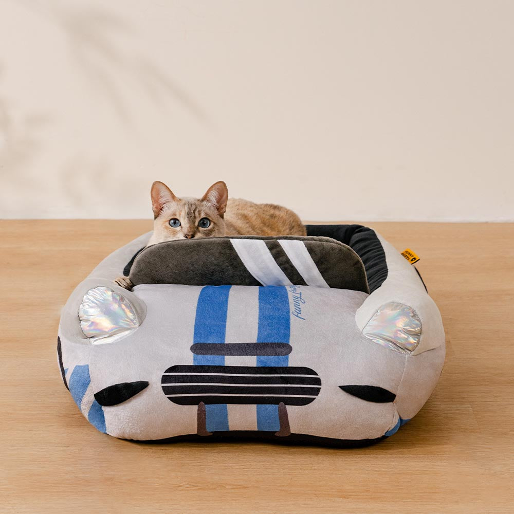 Letto per gatti imbottito a forma di auto da corsa cabriolet classica - Fast＆Fur