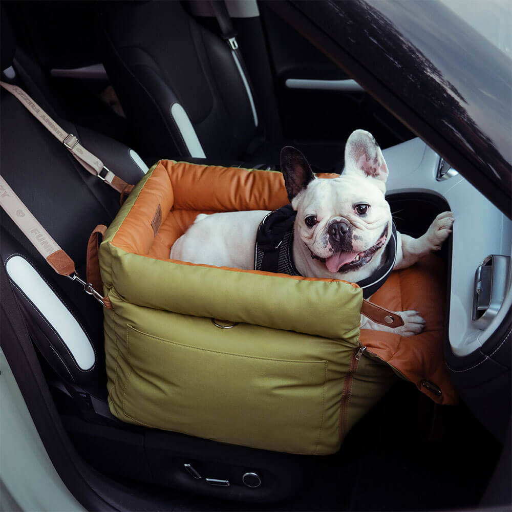 Lit rehausseur de luxe pour siège d'auto pour chien en similicuir - Urban Voyager