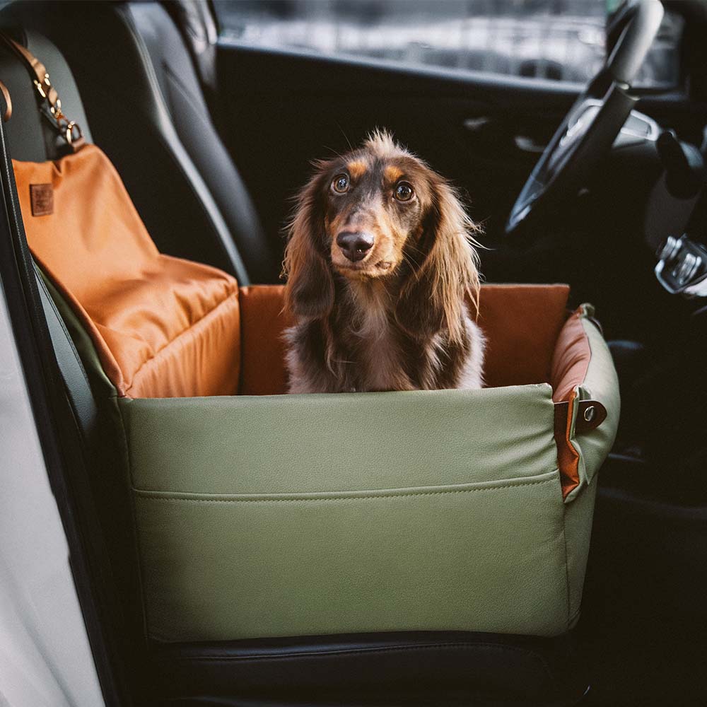 Seggiolino per cani elevato in ecopelle deluxe - Urban Voyager