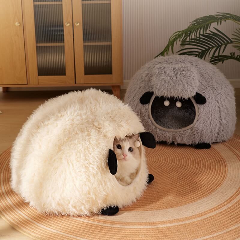 Caldo letto per gatti a forma di agnello completamente chiuso