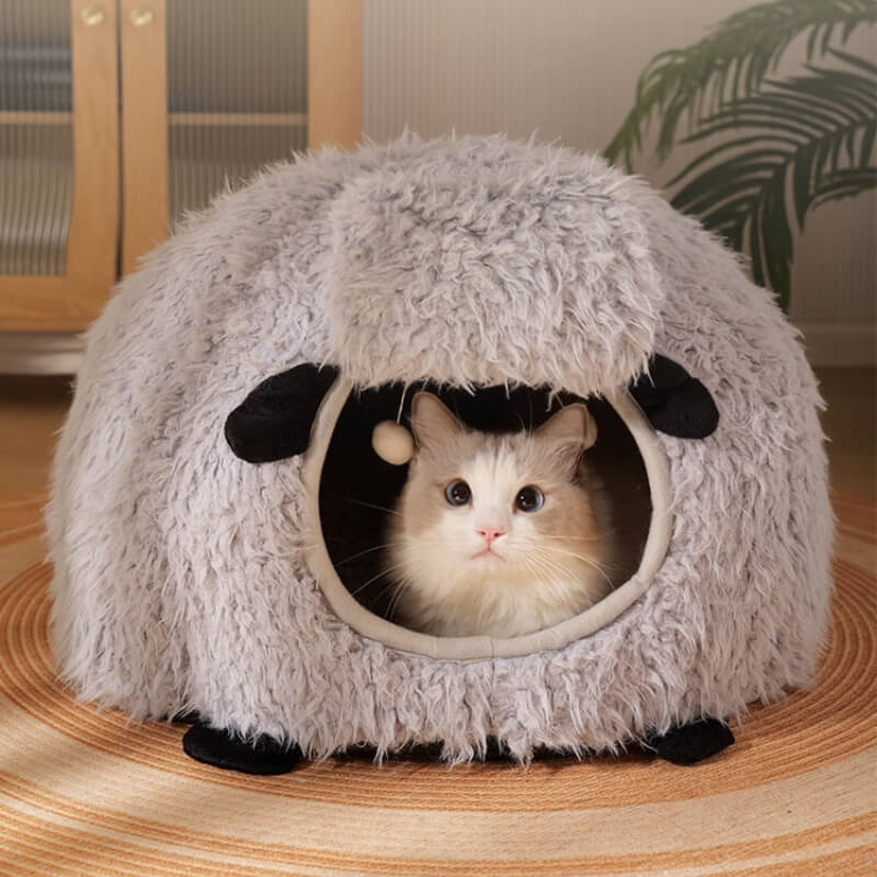 Caldo letto per gatti a forma di agnello completamente chiuso