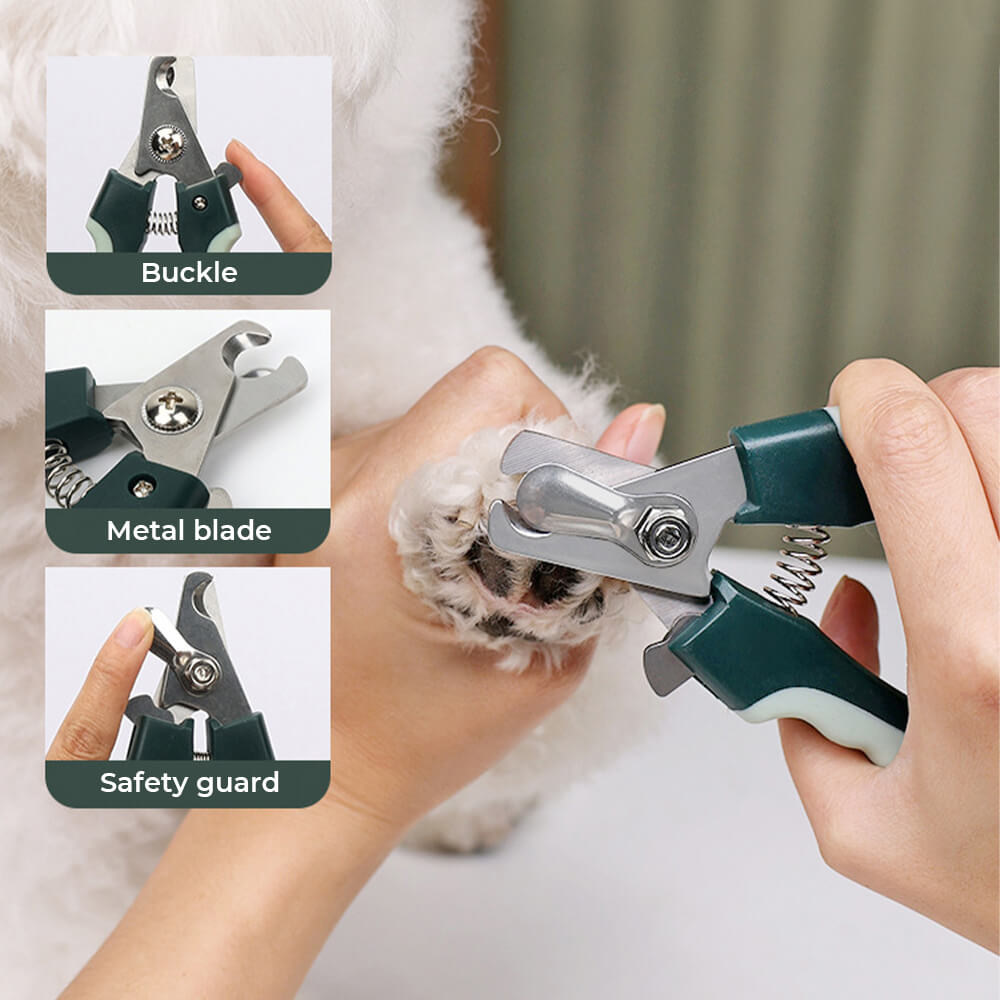 Set completo per la cura e la rimozione del pelo in eccesso per animali domestici.