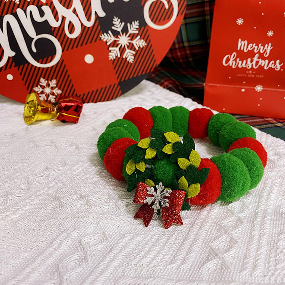 Collier de bavoir réglable pour chien et chat, ornements de boule de pompon de noël