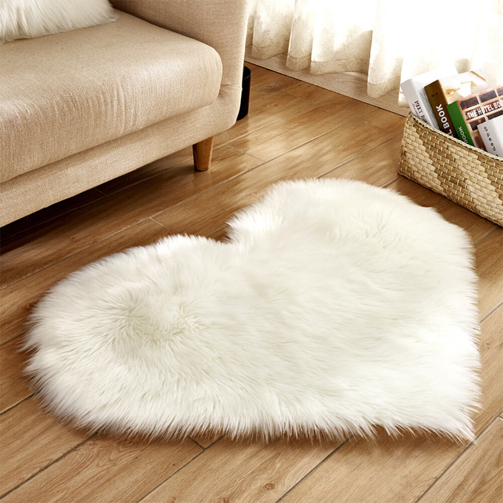 Lovers' Day Heart-Shaped Plush Rug – Cozy and Romantic