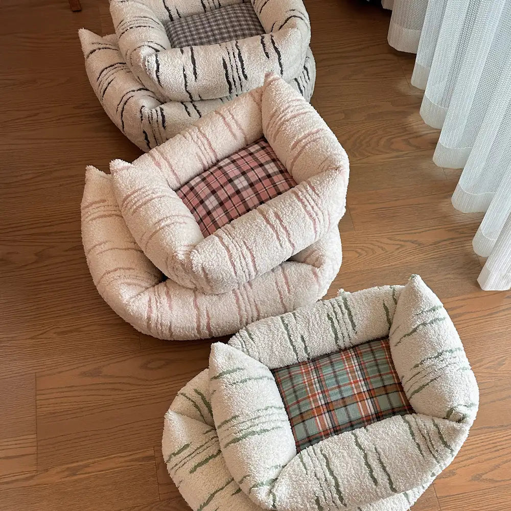 Letto per cani moderno a quadri, spesso e confortevole