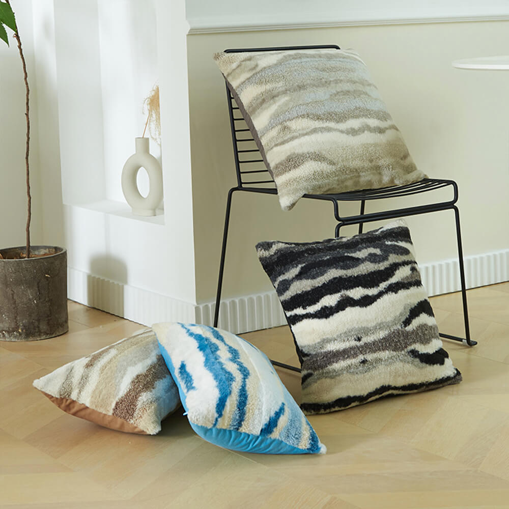 Cuscino decorativo moderno in tessuto plush con texture per divano