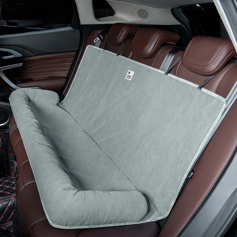 Letto per cani da auto