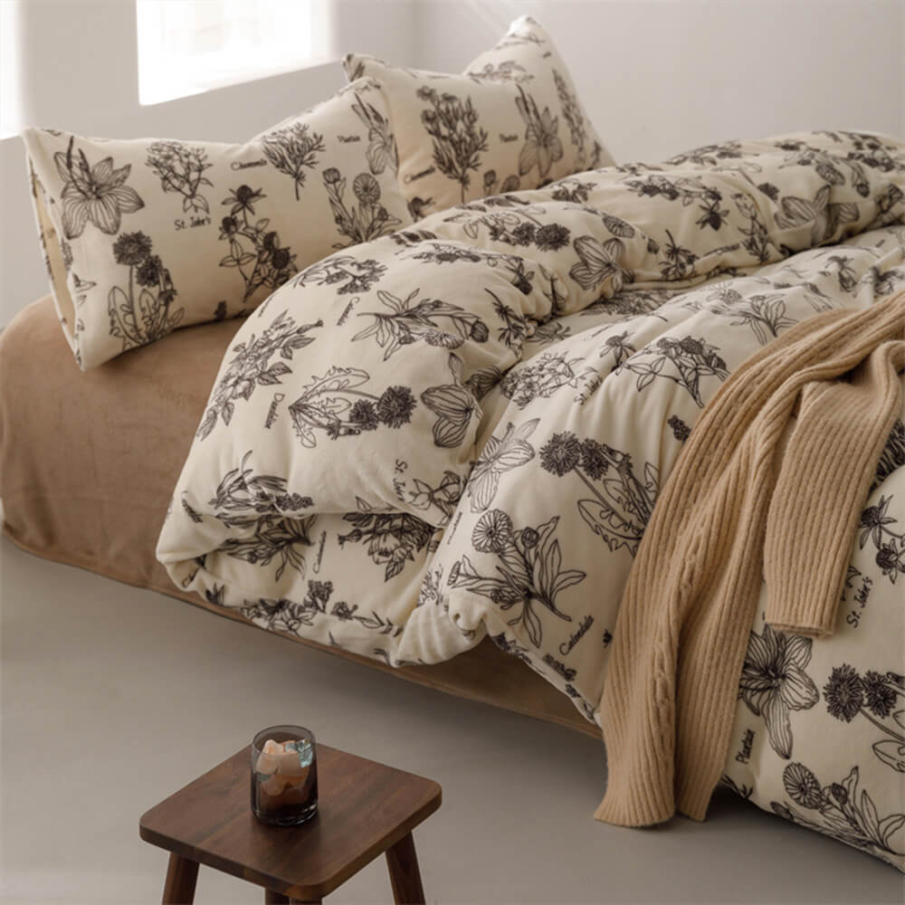 Vintage Forest-Inspired Warm Milk Velvet Bed Sheet Set