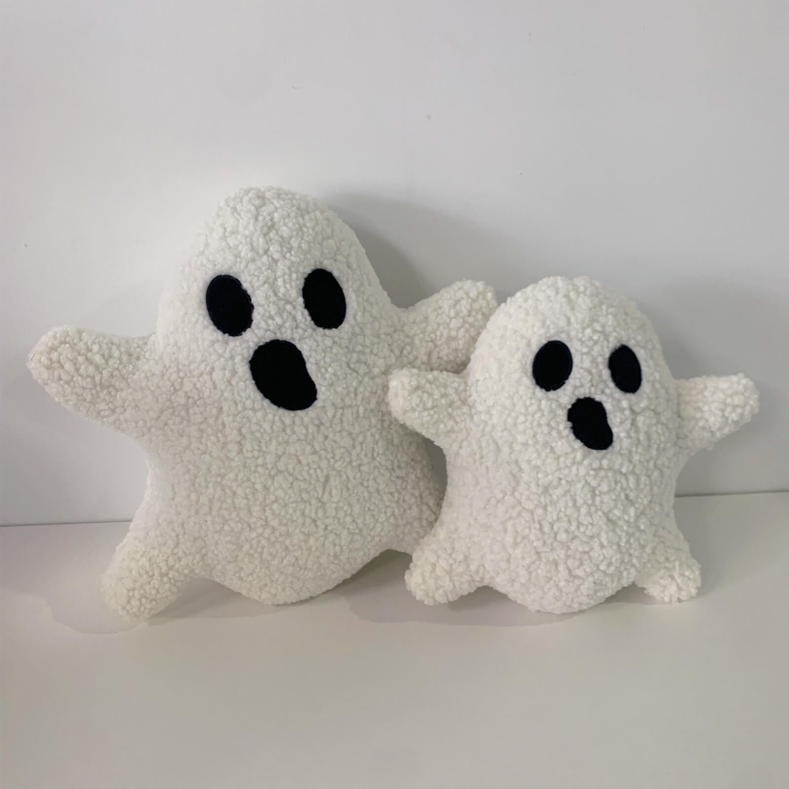 Cuscino in peluche morbido e spettrale del fantasma di Halloween