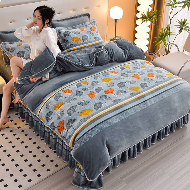 Comodo set di lenzuola floreali in velluto di latte con gonna da letto