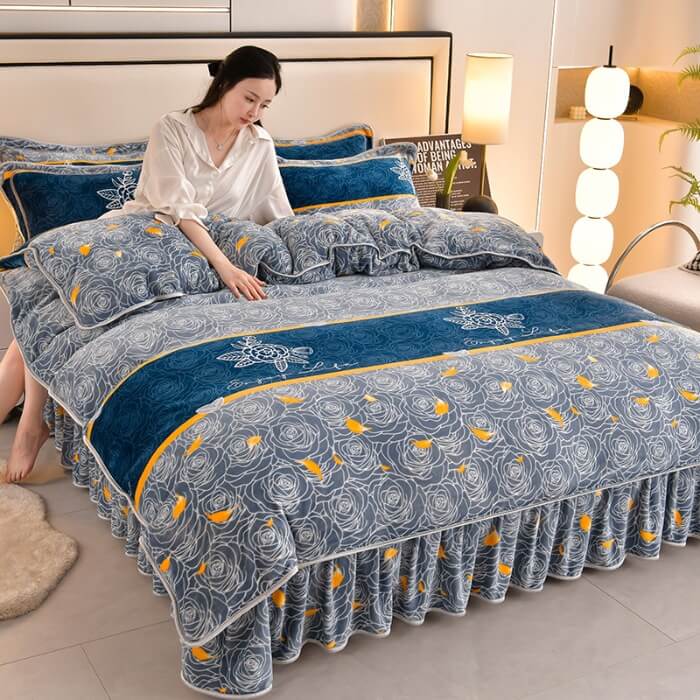 Comodo set di lenzuola floreali in velluto di latte con gonna da letto