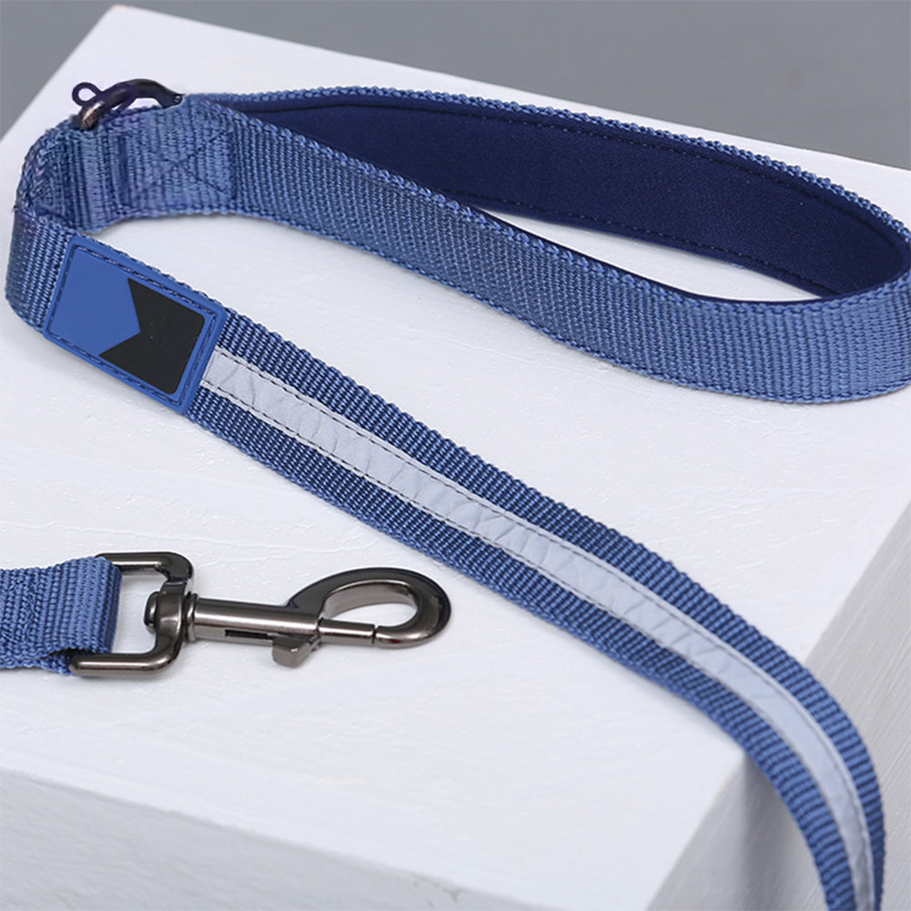 Collare e guinzaglio per cani in nylon riflettente regolabile senza tirare.
