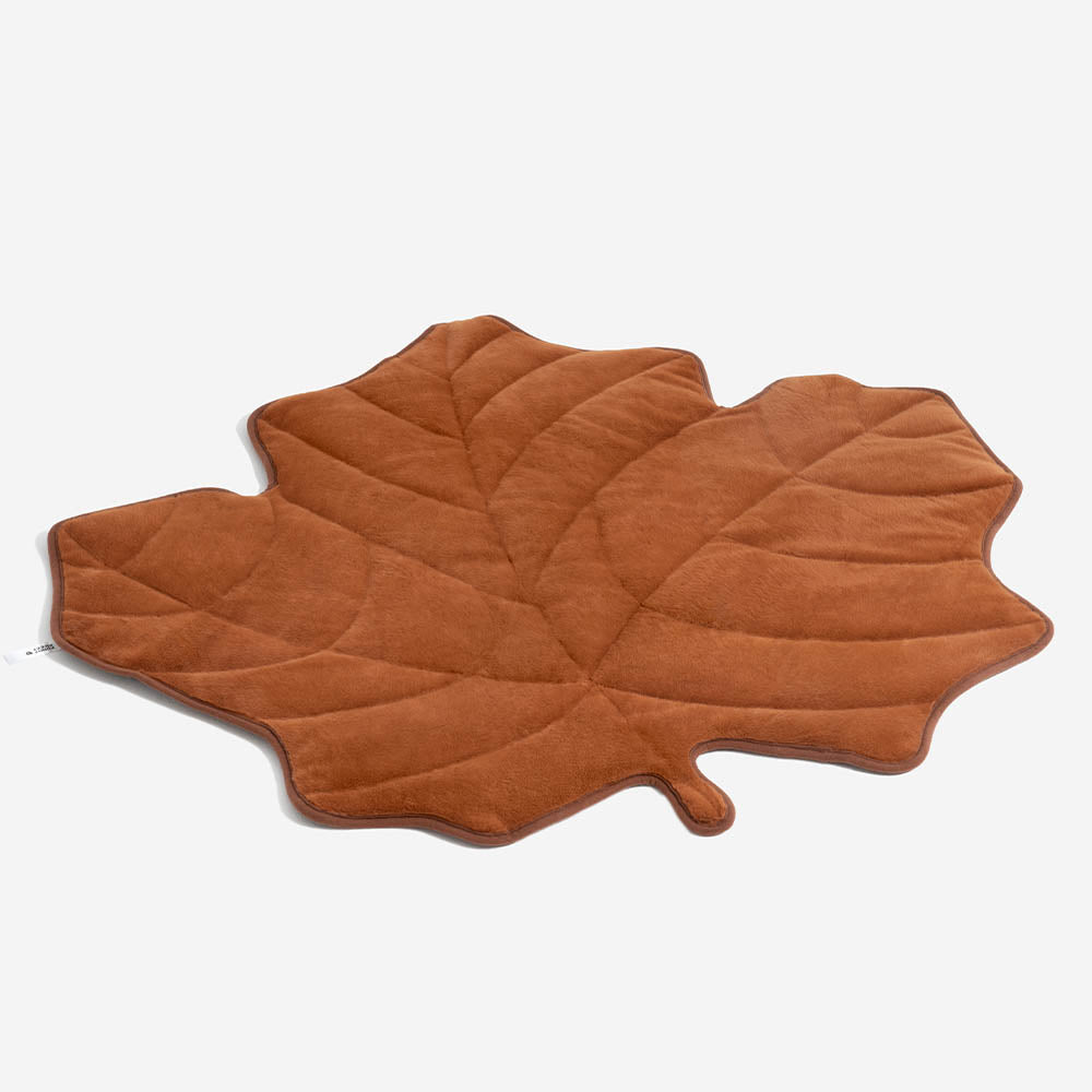 Tapis pour chien lavable en forme de feuille en peluche - Le collecteur de feuilles