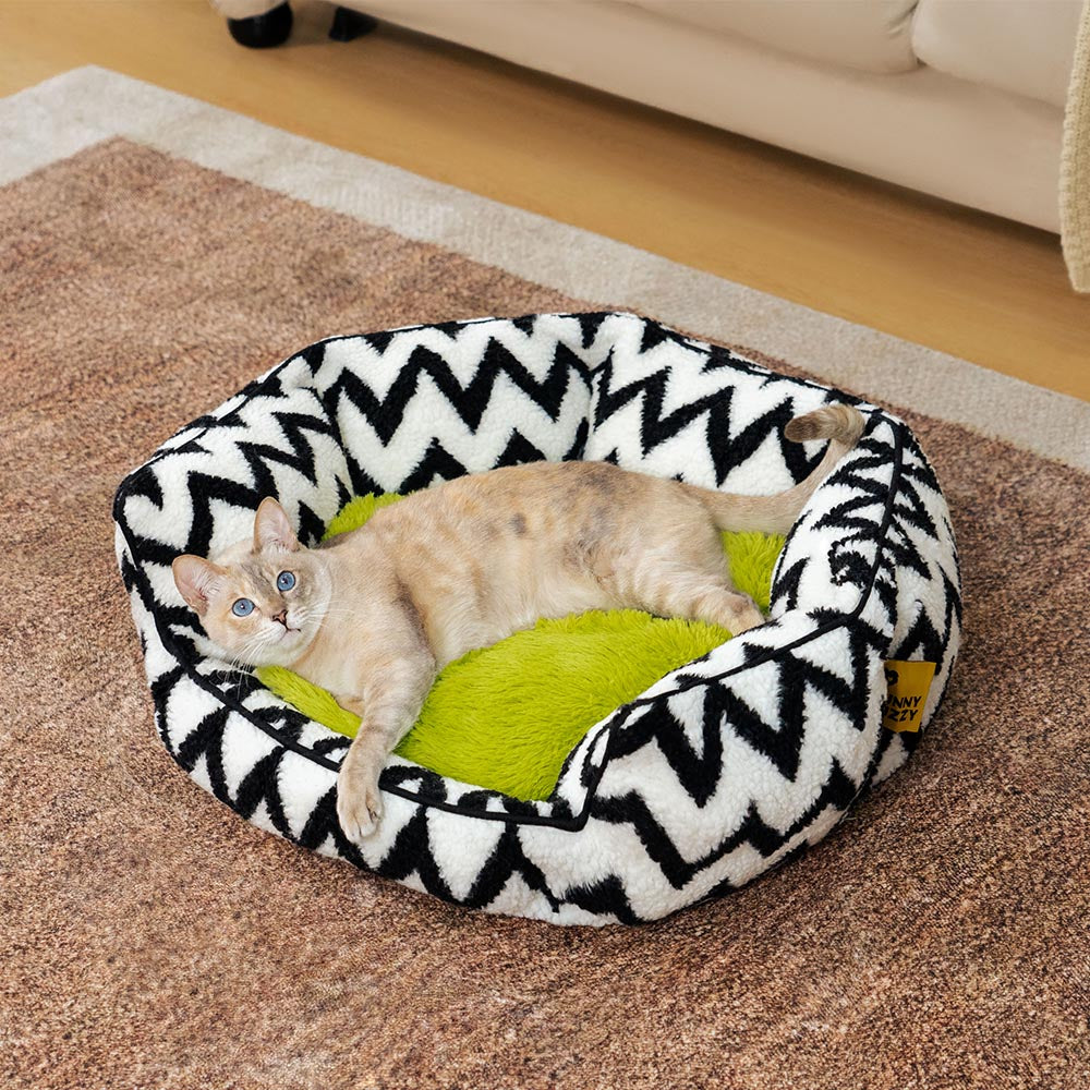 Letto per gatti Plush Retreat Chevron - Il Caldo Abbraccio