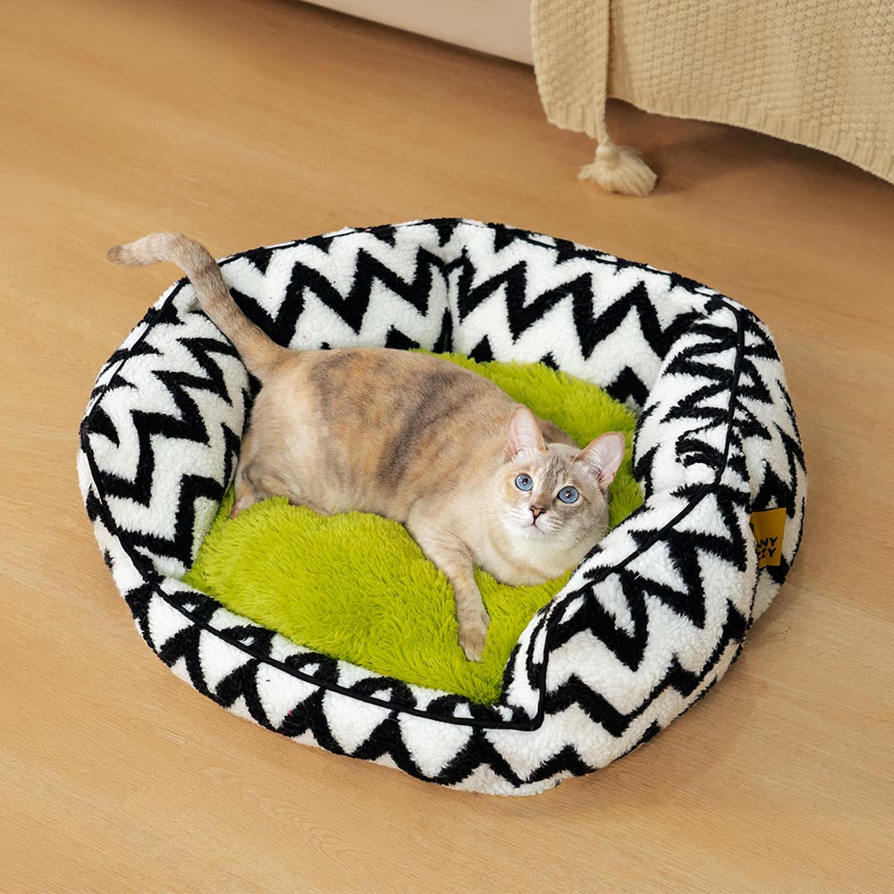 Letto per gatti Plush Retreat Chevron - Il Caldo Abbraccio