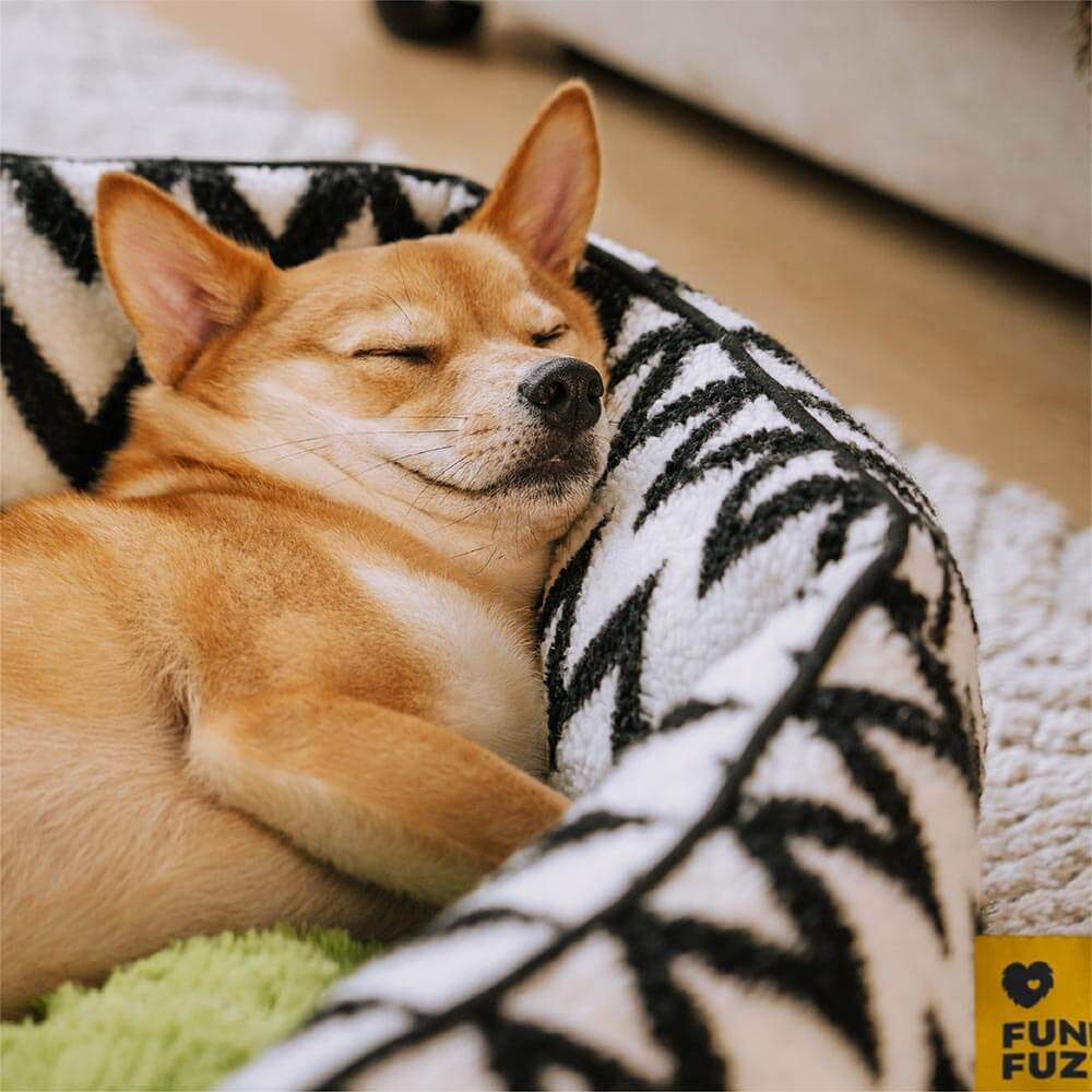 Letto per cani Plush Retreat Chevron - Il Caldo Abbraccio