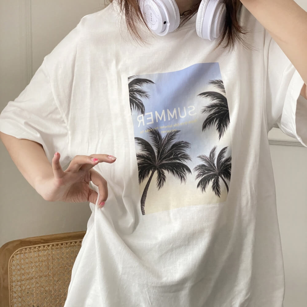 T-shirt abbinate con scollo tondo con stampa estiva di palme per cane e proprietario