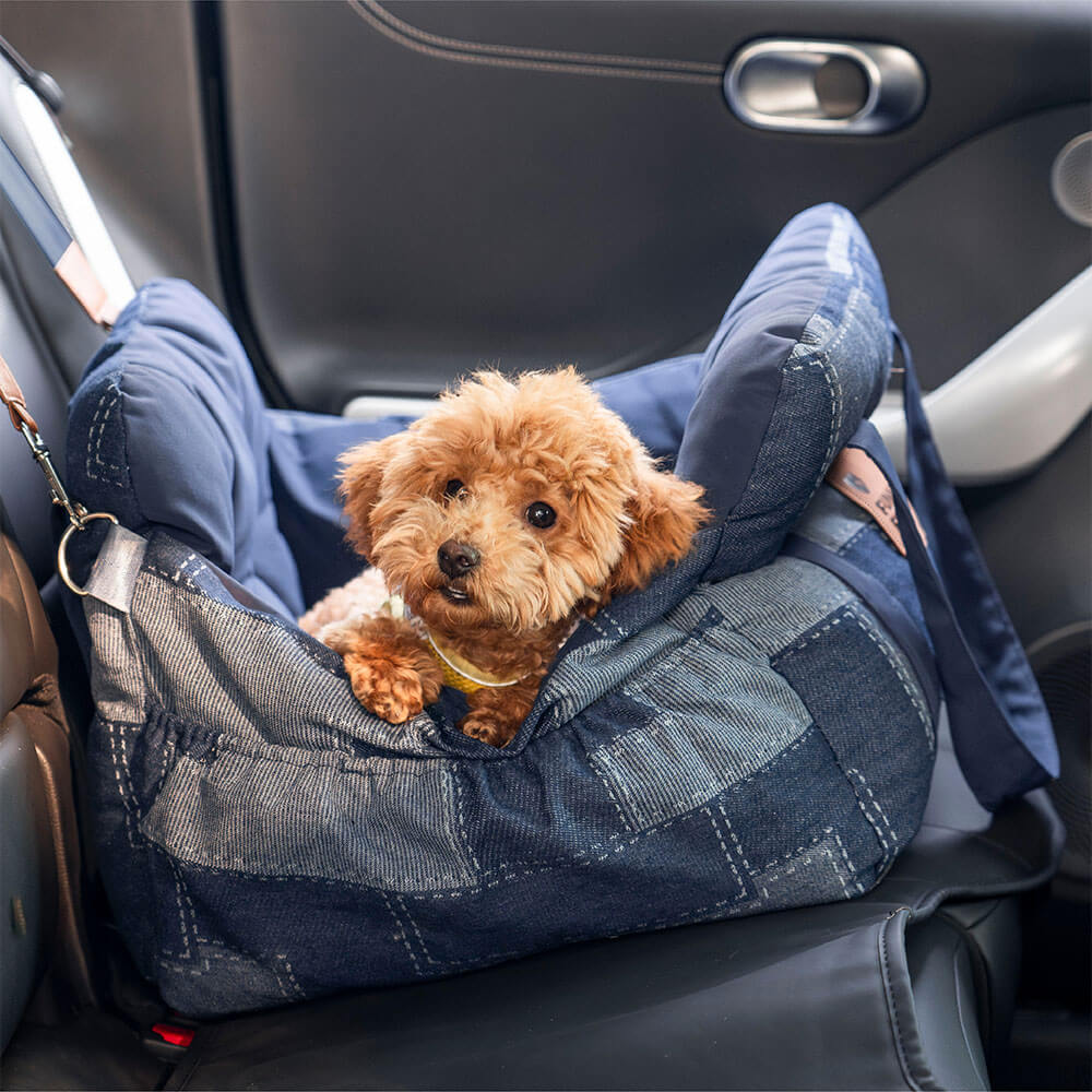 Seggiolino auto per cani con patchwork in denim vintage, supporto di sicurezza da viaggio