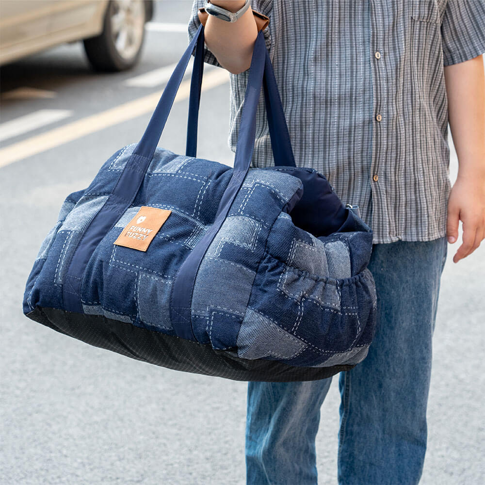 Seggiolino auto per cani con patchwork in denim vintage, supporto di sicurezza da viaggio