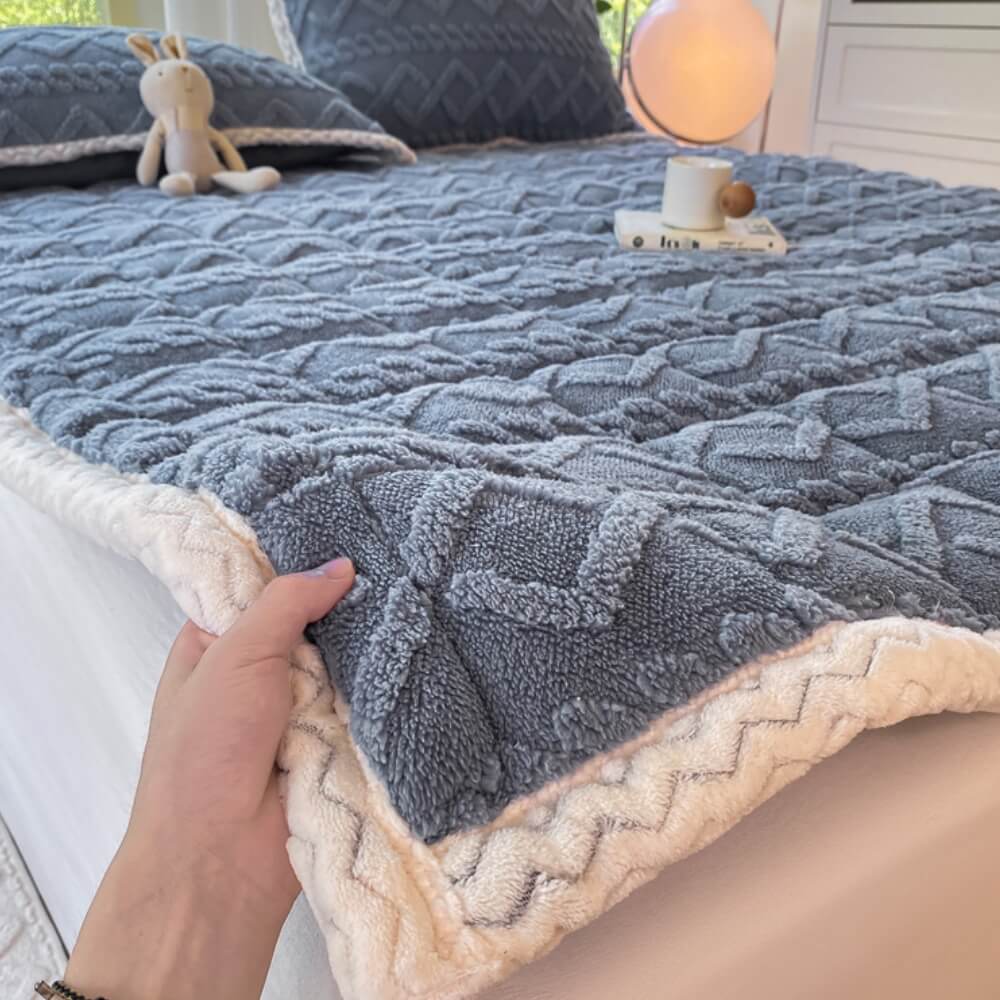Coprimaterasso spesso e confortevole in jacquard torcido, antiscivolo