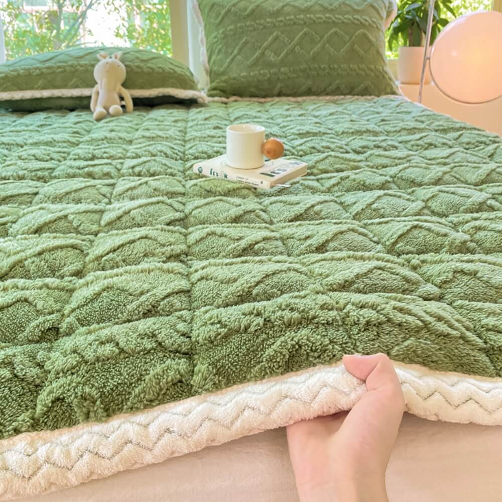 Coprimaterasso spesso e confortevole in jacquard torcido, antiscivolo