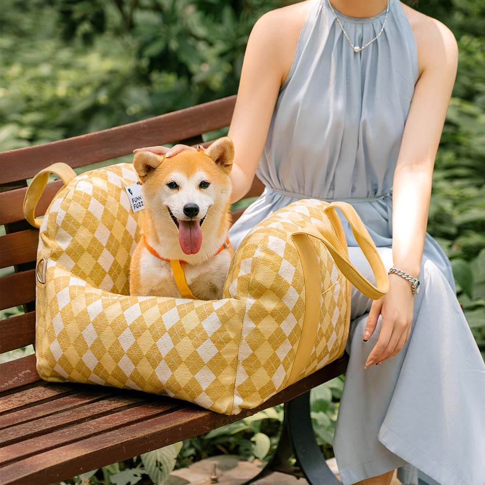 Letto per seggiolino auto per cani a scacchiera vintage a forma di cuore