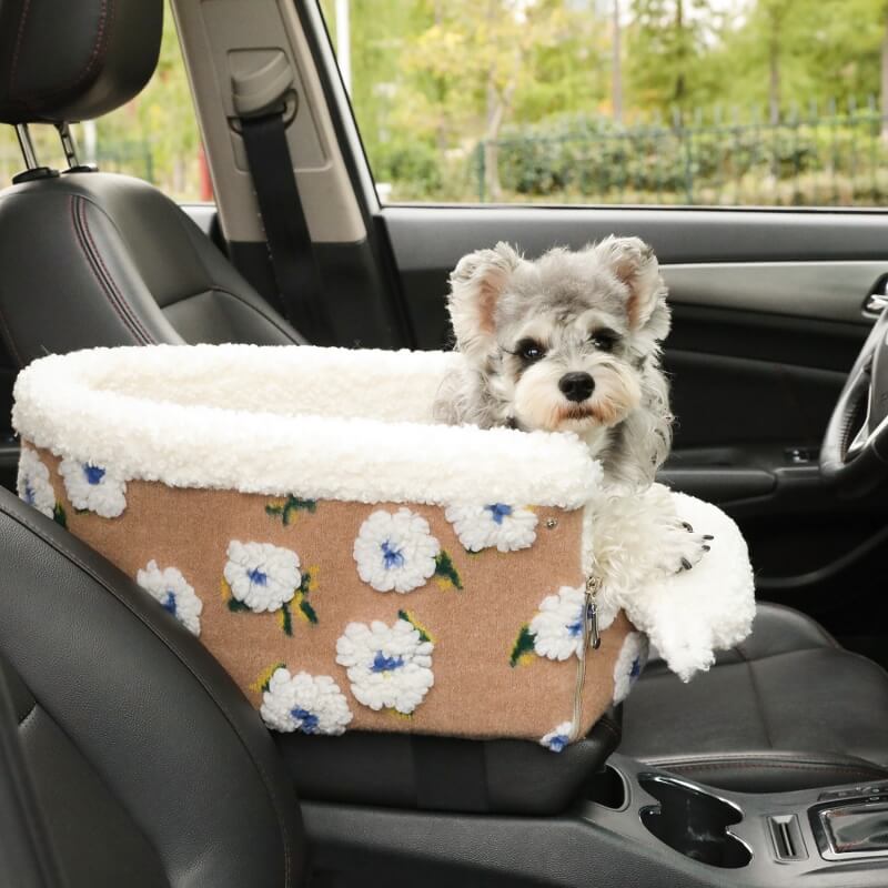 Sedile per auto sicuro per cani in pile di lana con console centrale per animali domestici.