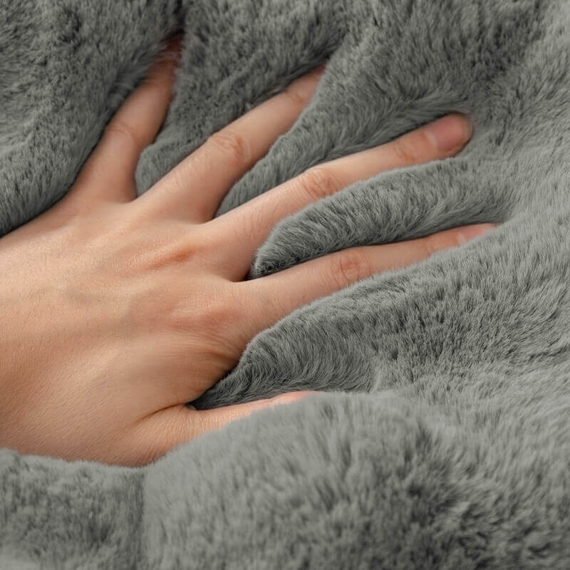 Copertura per divano in pile accogliente, di colore uniforme e antiscivolo