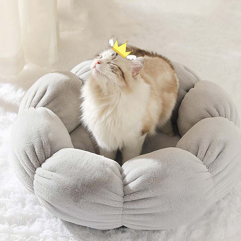 Letto per gatti a forma di fiore che dorme in profondità